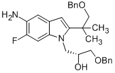 (2R)-1-{5-Amino-2-[1-(benzyloxy)-2-methyl-2-propanyl]-6-fluoro-1H -indol-1-yl}-3-(benzyloxy)-2-propa