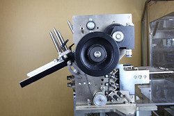 CM220自动装盒机high speed cartoning machine