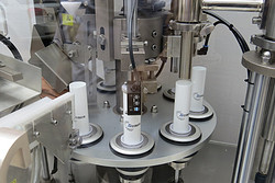 ZHY-60YP軟管灌裝封尾機(jī)