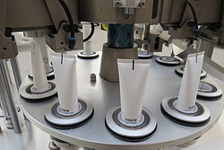 ZHF-100YC全自動(dòng)軟管灌裝封尾機(jī)