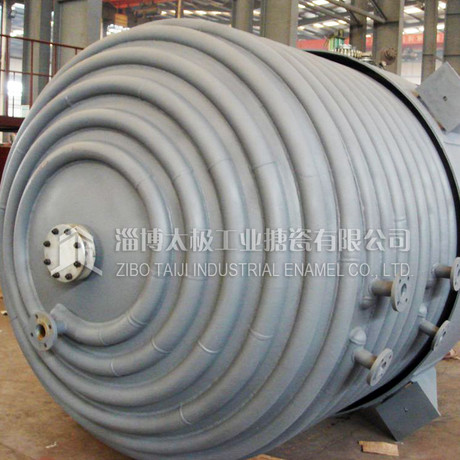 Glass lined reactor with half pipe jacket