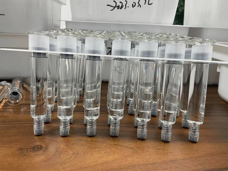朗岱 玻尿酸高速预灌封真空灌装加塞线