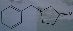 1-苄基-3-吡咯烷酮