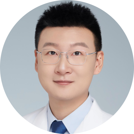 龔蘭奇博士，現(xiàn)為香港大學助理教授，專注于腫瘤微環(huán)境的計算與實驗研究及其對免疫治療和靶向治療的意義。龔蘭奇本科和碩士畢業(yè)于紐約大學，博士畢業(yè)于香港大學，師從關(guān)新元教授，2023-2025 年在美國國立衛(wèi)生研究院/國家癌癥研究所江鵬研究員實驗室進行博士后研究。